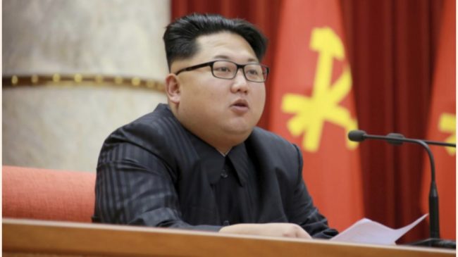 “Lideri i Koresë së Veriut, Kim Jong…