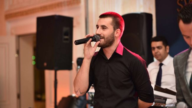 Këngëtari shqiptar gati të shkelë masat e…