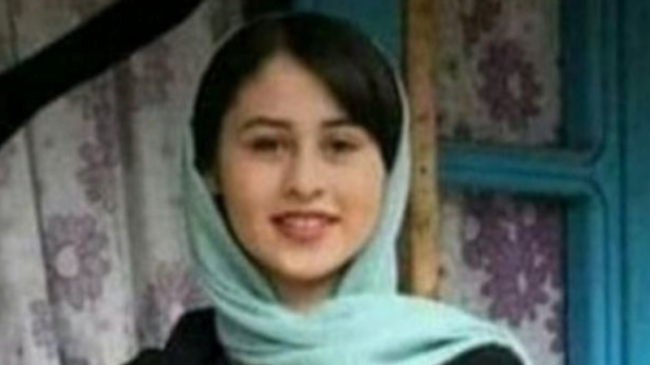 Tmerr në Iran: Babai vrau me drapër…