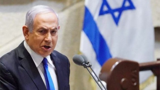 Netanyahu sot në gjykatë, hera e parë…