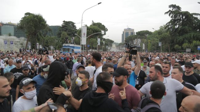 “Ka shkaktuar tension të fortë politik”- Protesta…