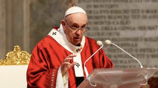 Papa Françesku reagon për vdekjen e George…