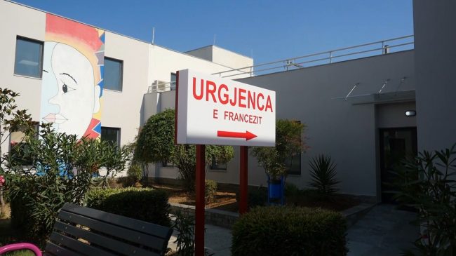 Spitali Francez kthehet në vatër infeksioni, dy…