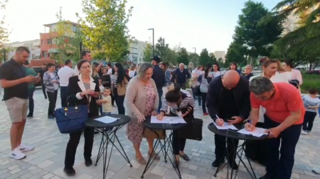 Firmoset peticioni për Teatrin në Vlorë, Budina:…
