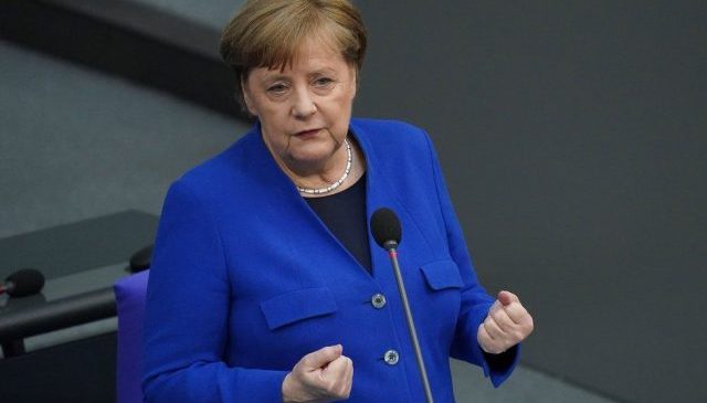 Shansi i Angela Merkelit për të gdhendur…