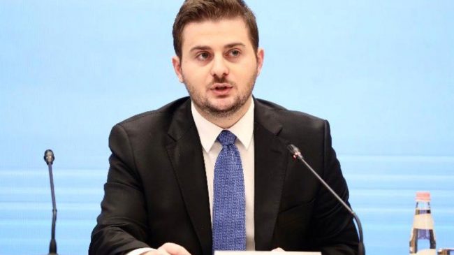 Shkarkohet konsulli shqiptar në Bari, Cakaj vendos…