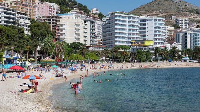 ‘Shqipëria, destinacioni turistik për ne’/ Artikulli në…