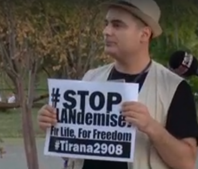 VIDEO/ Prôtesta në Tiranë. Aktivistët i kërkojnë…