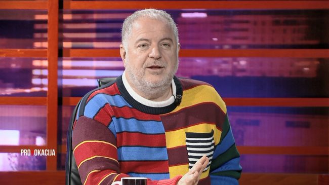 Baton Haxhiu vjen në Shqipëri me 3&hellip;