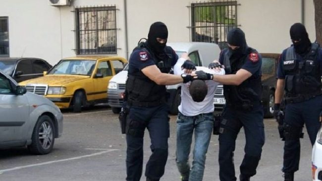 I armatosur me municione ushtarake, arrestohet 17-vjeçari…