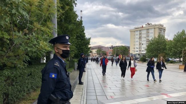 Kosova lehtëson masat anti-Covid, ndryshon ora policore