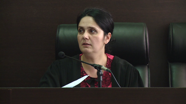 Vajza e gjyqtares Enkelejda Hoxhës: Mamaja ime…
