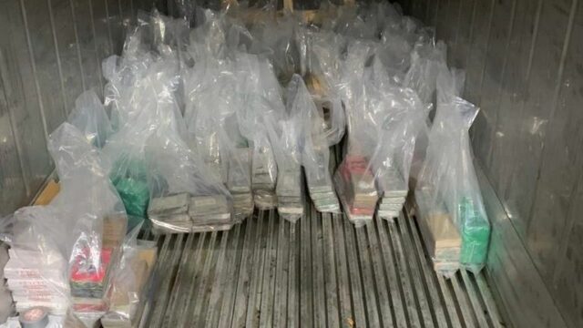 Kapen 2.3 tonë kokainë kolumbiane në Britani,…