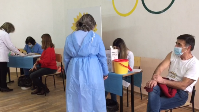 Vaksinimi në Berat, 210 mësues të gjashtë…