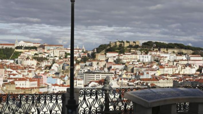 Rritja e rasteve me Covid, Portugalia zgjat…