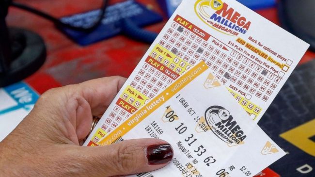 SHBA: Fitojnë miliona dollarë në lotari dhe…