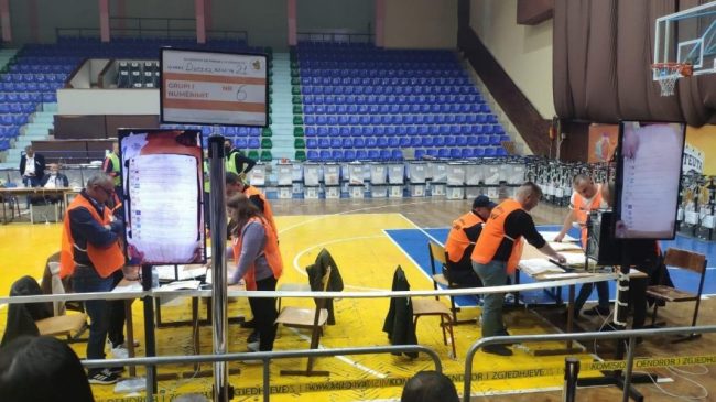 Durrës/ Ishin deklaruar 314 votues, në kuti…