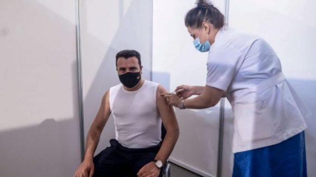Kryeministri maqedonas është vaksinuar plotësisht kundër Covid-19,…