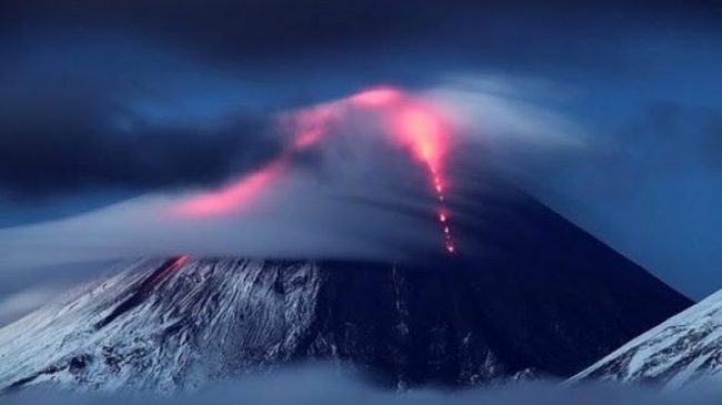Shpërthen vullkani në Indonezi, mijëra banorë në…