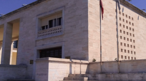 Universiteti i Tiranës publikon kriteret dhe kuotat…