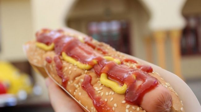 SHBA: Bleu dy hot dog, klienti lë…