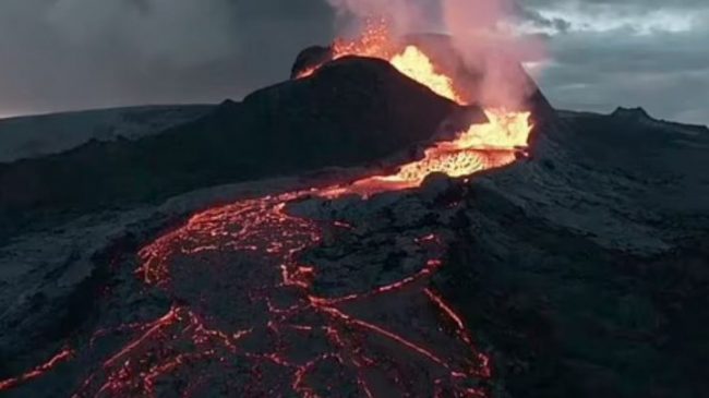 VIDEO/ Pamje fantastike në Islandë, vullkani shpërthen…