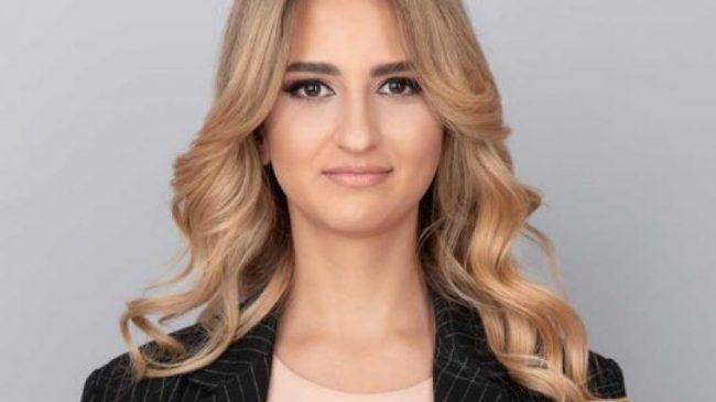 Habit prezantuesja shqiptare: Ekrani ka nevojë për…