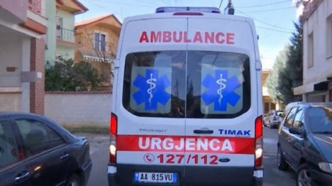 Aksident në Tiranë, makina përplas gjyshin dhe…