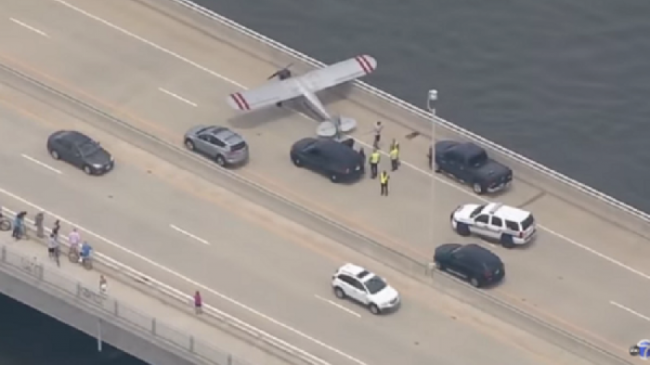 VIDEO/ Piloti adoleshent ul avionin mbi urë,…