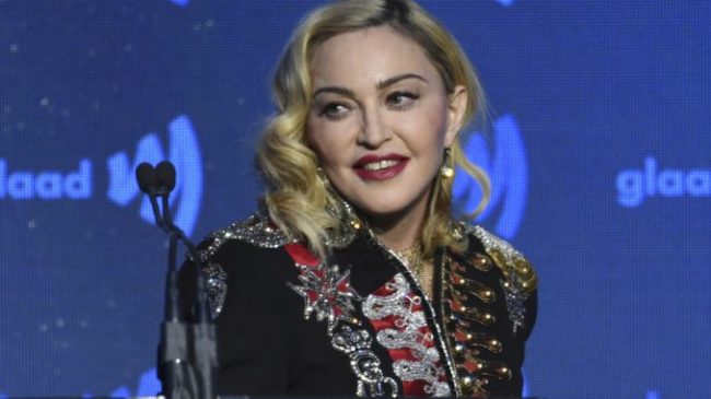 Madonna këndon “Bella ciao” në Puglia. Do…