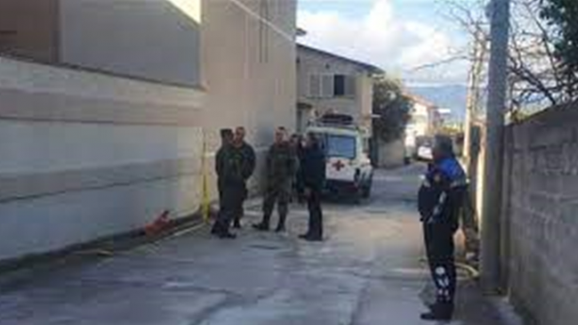 Alarm në Elbasan, qytetarët zbulojnë një granatë…