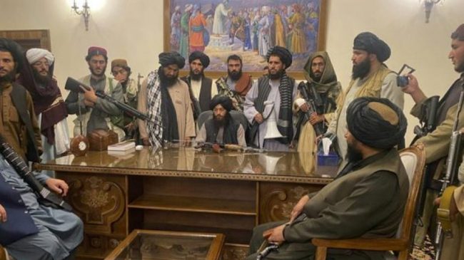 Talebanët shpallin amnisti për zyrtarët shtetërorë: Rifilloni…