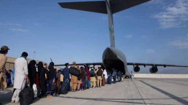 Burri afgan braktis 11 fëmijët, evakuohet me…
