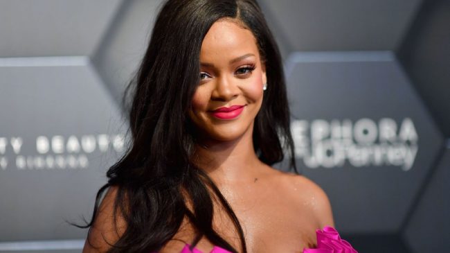 Rihanna shpallet femra më e pasur në…