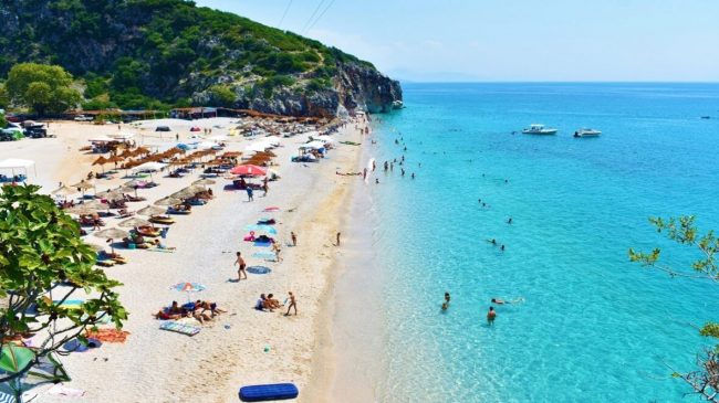 Shqiptarët dhe pushimet verore, kush janë plazhet…