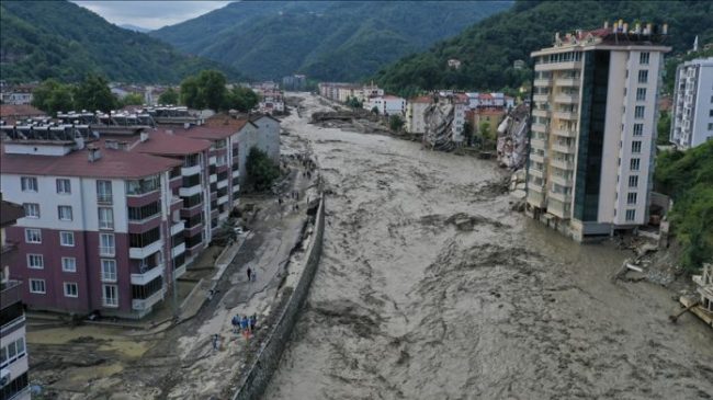 Momenti kur ndodh përmbytja në Turqi, uji…