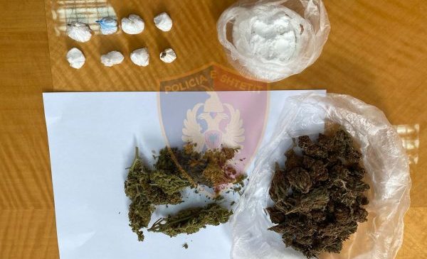 Shpërndante kokainë dhe kanabis në Ksamil, arrestohet…