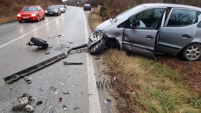 Rinas, aksident i rëndë përplasen 4 makina