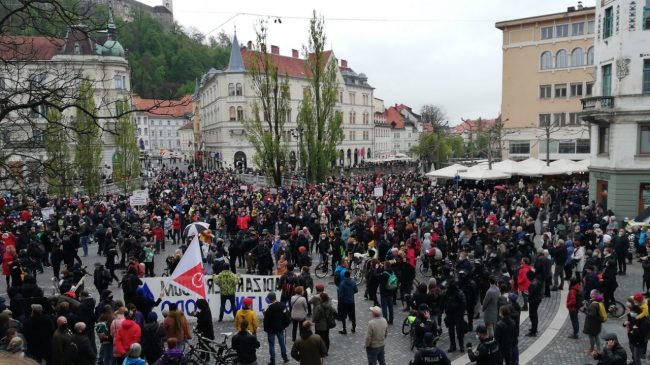 Protesta në Ljubjanë kundër masave anti-Covid dhe…