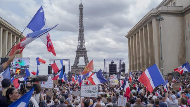 Lajm i madh, Senati francez rrëzon vaksinimin…