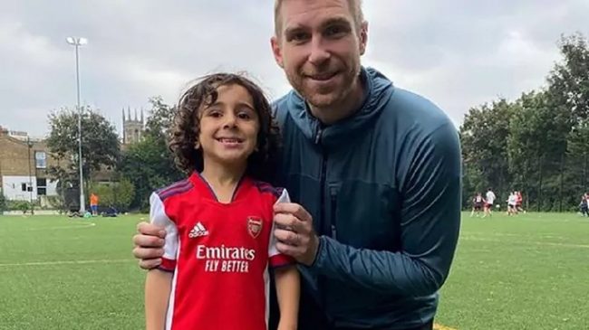 Historike! Arsenali nënshkruan me një djalë 4-vjeçar