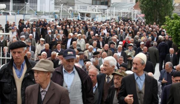 Popullsia e Shqipërisë drejt plakjes, çiftet e…