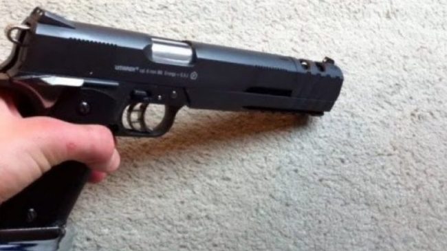 Korçë | 23-vjeçari merr armën, tenton të…