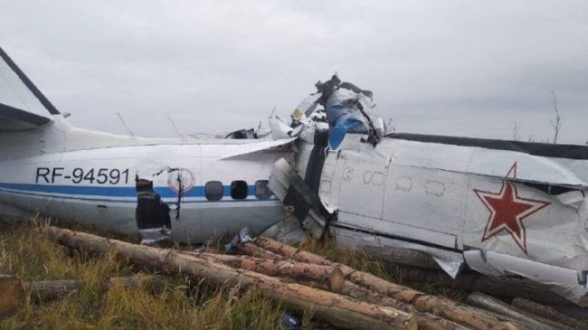 Përplasja e aeroplanit në Rusi, asnjë i…
