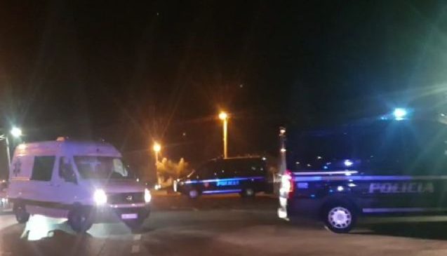 Fugona policie dhe dy ambulanca| Vuçiç në…