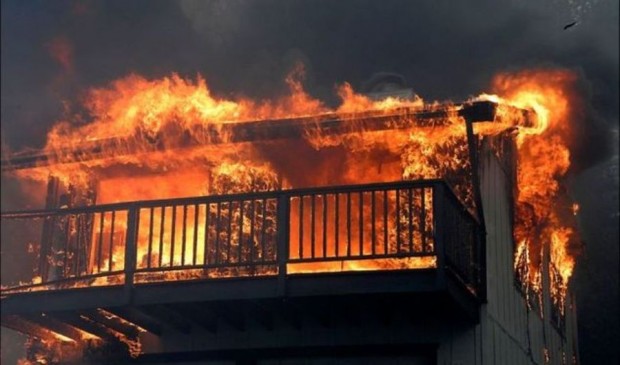 Bie zjarr në një banesë në Lushnjë,…