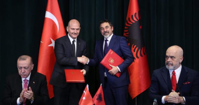 Nënshkruhet marrëveshja| Xhandarmëria turke do të trajnojë…