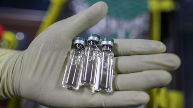 Covid-19, prodhuesi indian i vaksinave shkatërron 100…