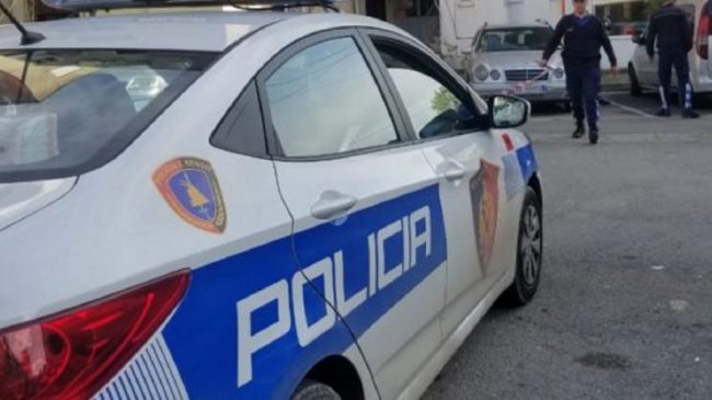 Plagosi me pistoletë një person në Tiranë,…