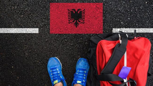 Shqiptarët përbëjnë diasporën e tretë më të…